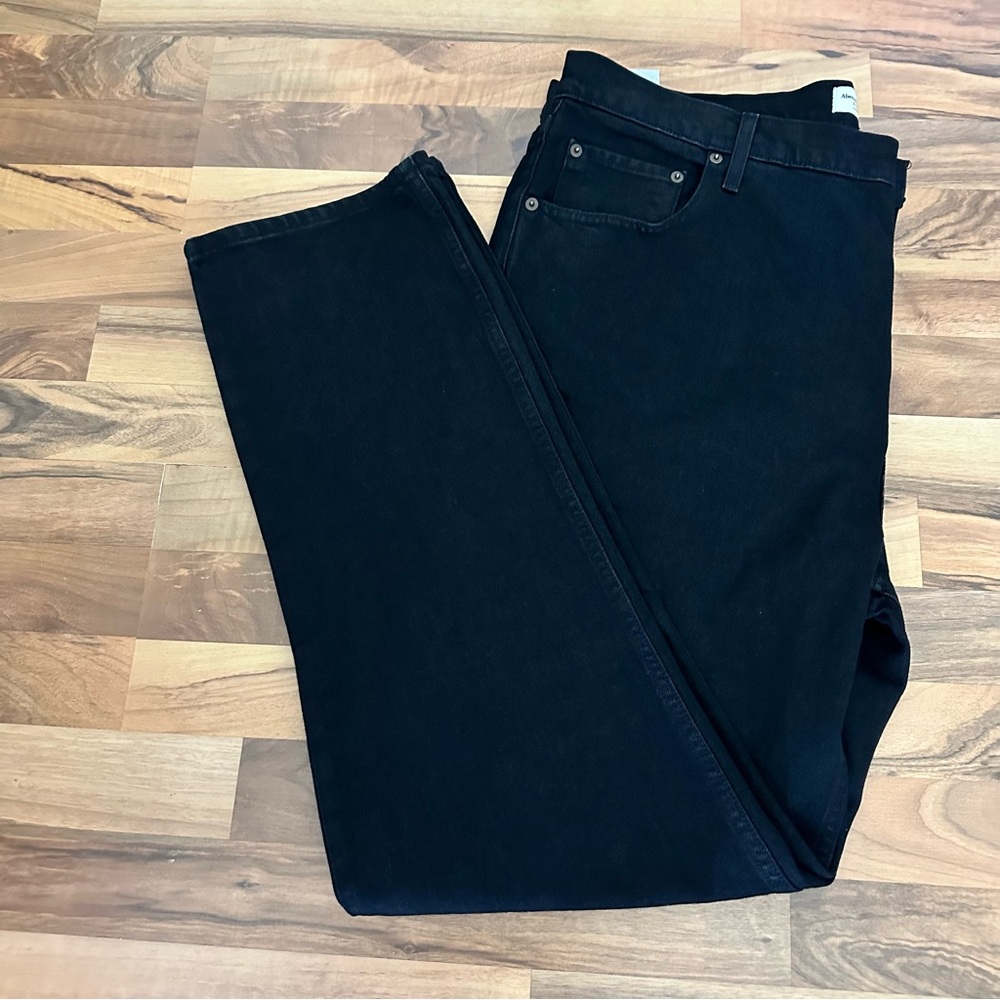 Abercrombie & Fitch Black 90’s Straight Ultra High Rise Jeans Size 34L  women’s